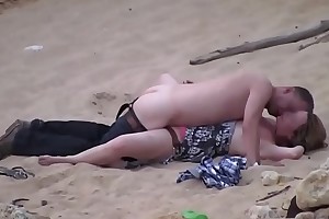 Beach Quickie avi sex video 